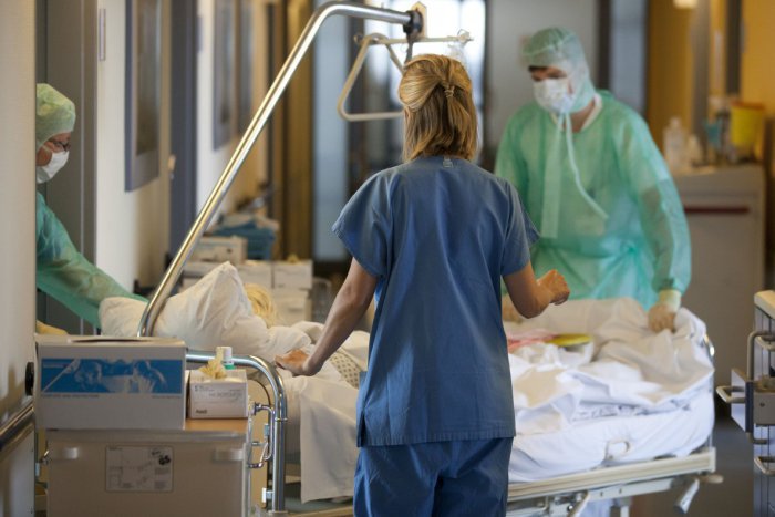 Ilustračný obrázok k článku Koronavírus: Nemocnice v Rimavskej Sobote a Rožňave zatiaľ nerušia operácie